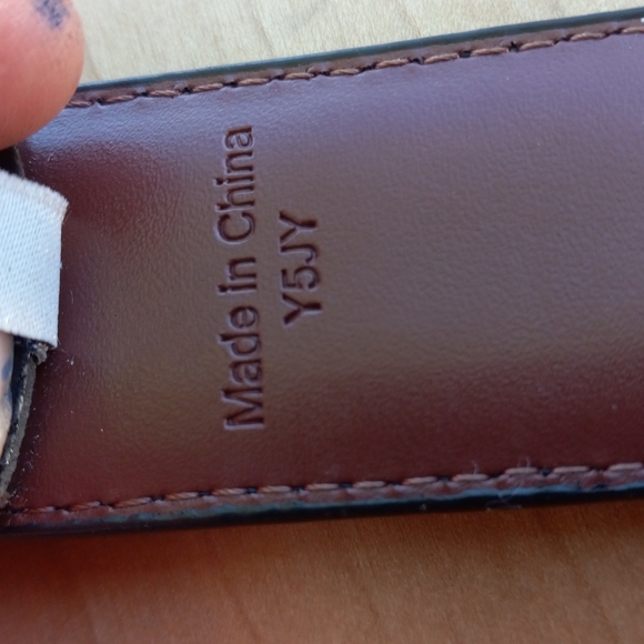 Bin 11 belt #1 Black and brown leather.  belt - Picture 3 of 4